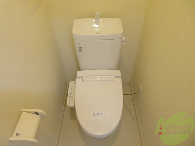 トイレ　ウォシュレット機能がついたトイレです。安心して使用できます