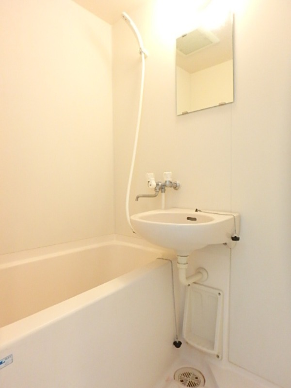 バス・シャワールーム　図面と現状に相違がある場合には現状を優先