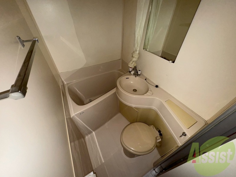 バス・シャワールーム　ユニットバスです。疲れを癒すのに欠かせませんね！