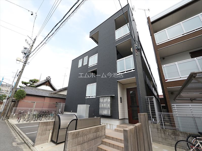 建物外観　外観　オートロック　TVモニターホン　宅配BOX完備