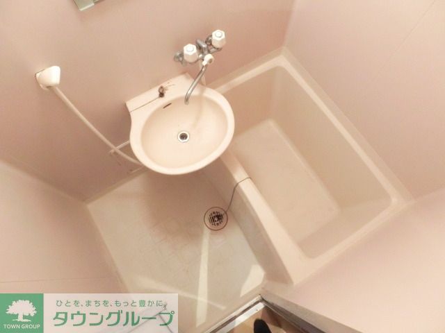 バス・シャワールーム　清潔感のあるバスルーム