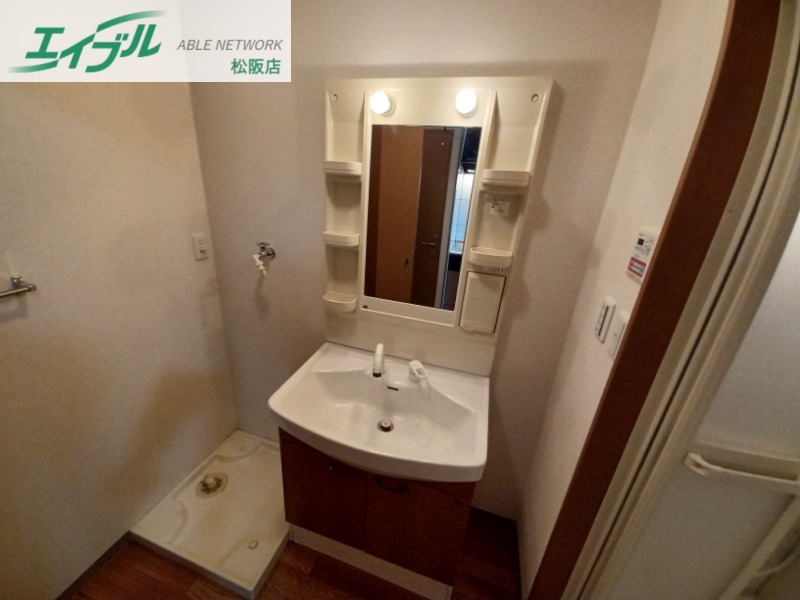 洗面設備　反転タイプ参考写真