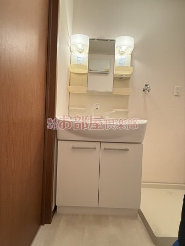 洗面設備　広い洗面スペース