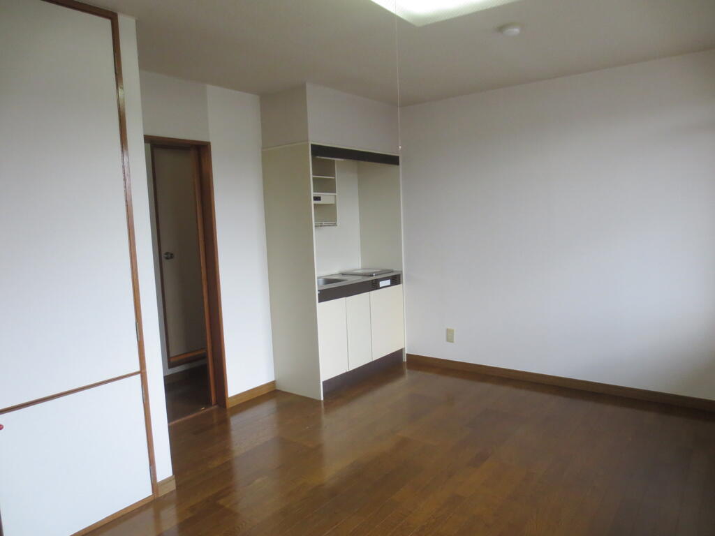 居室・リビング　バス・トイレセパレート！南向き窓で採光良好！大学まで徒歩５分