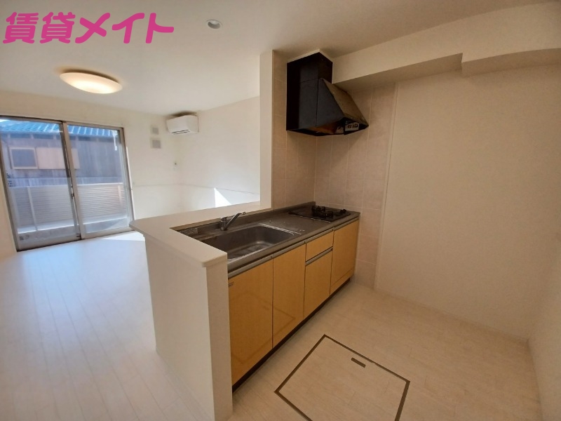 キッチン　同物件別部屋のお写真です。