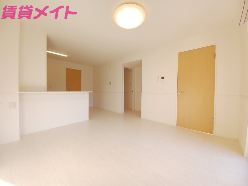 居室・リビング　同物件別部屋のお写真です。