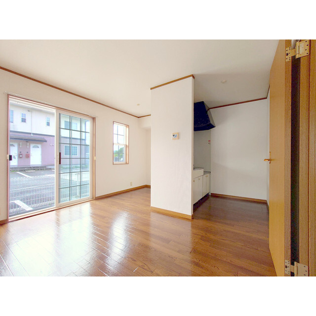居室・リビング　※入居中のため、前回募集時の写真です。