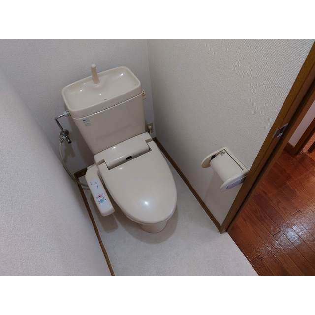 トイレ　※入居中のため、前回募集時の写真です。
