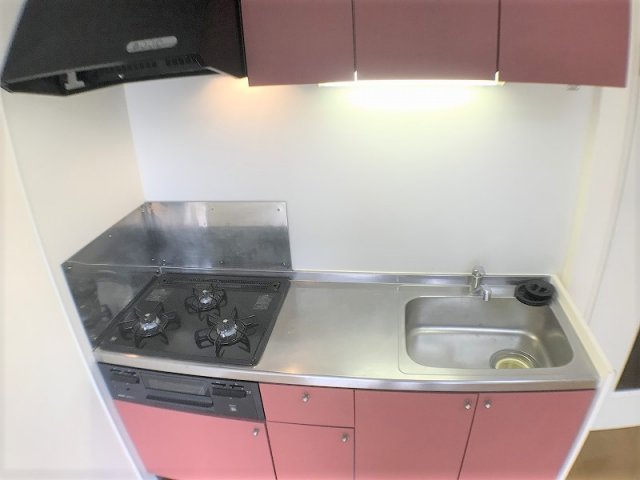 キッチン　コンパクトなキッチンで掃除もラクラク