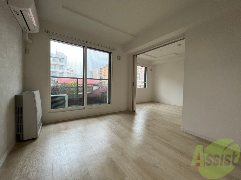 居室・リビング　広くてきれいなリビングです！快適に過ごせそうですね。