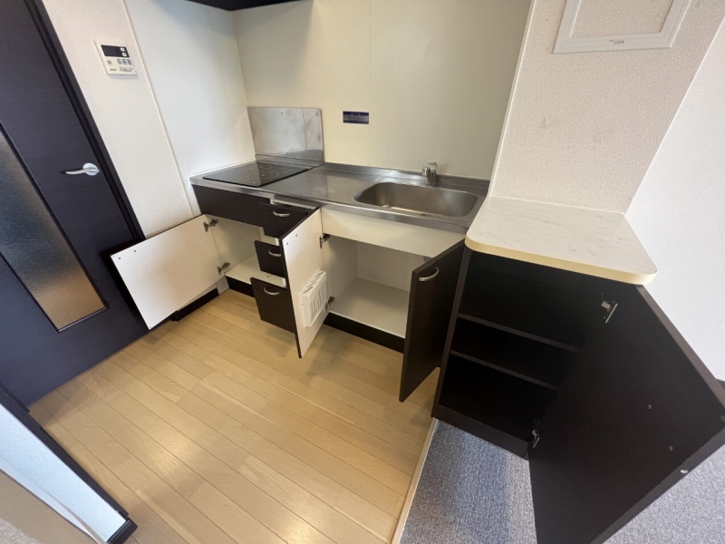 キッチン　収納スペースもたくさんあります。