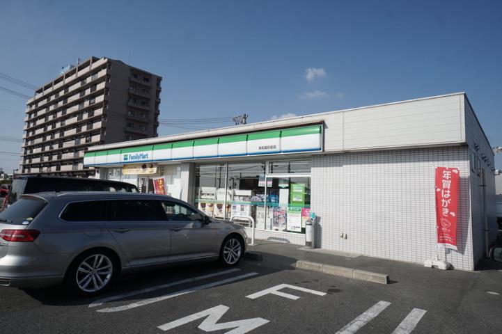 コンビニ　ファミリーマート（コンビニ）まで994m