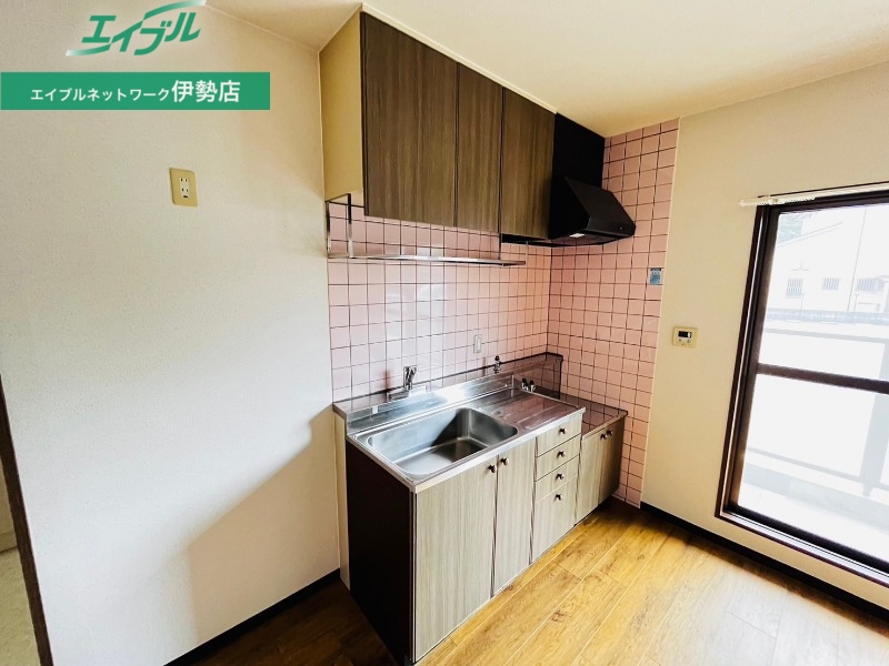 キッチン　反転タイプ参考写真