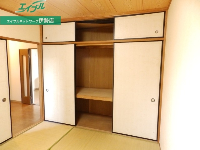 収納　同型参考写真