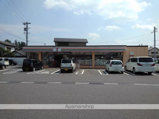 コンビニ　セブンイレブン（コンビニ）まで376m