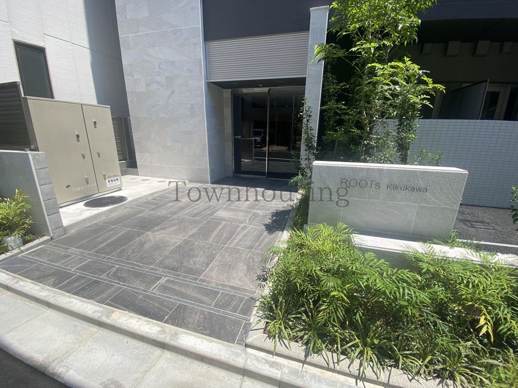 エントランス　庭