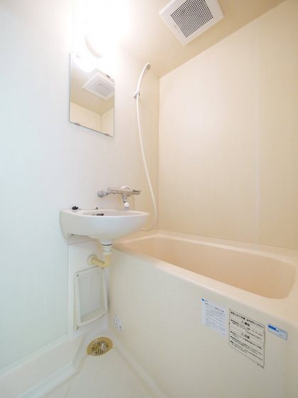 バス・シャワールーム　※他号室の写真です