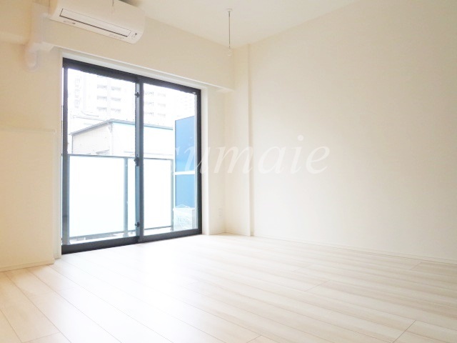 居室・リビング　白基調です！