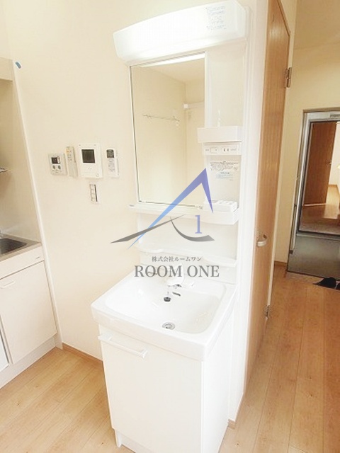 洗面設備　独立洗面台です。