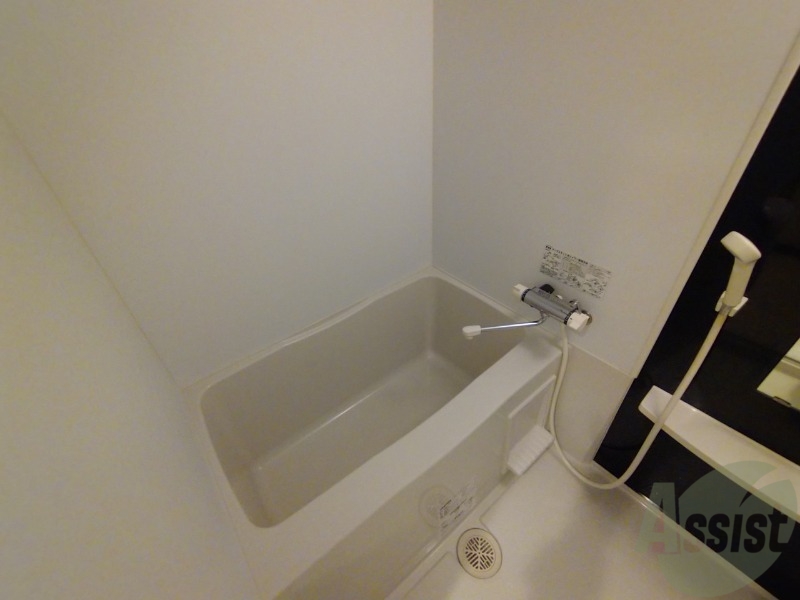 バス・シャワールーム　お風呂になります。一日の疲れを癒してくださいね。