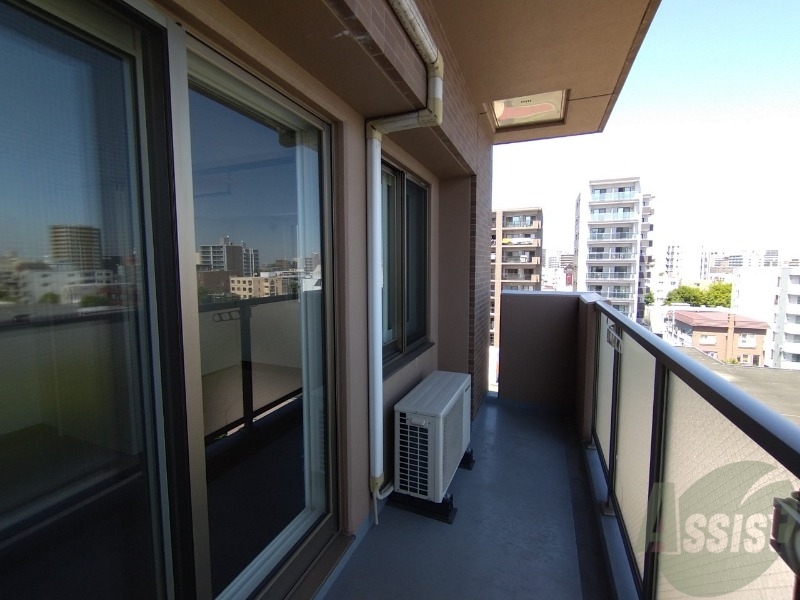 バルコニー　バルコニーです。洗濯物を干したり一息ついたりできますね！