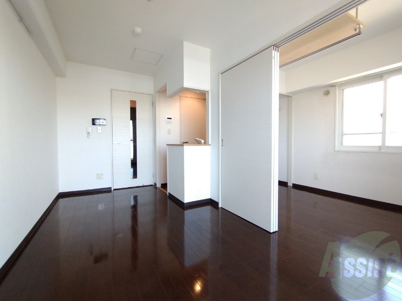 居室・リビング　広々としたリビングですね。使い勝手がよさそうですね！