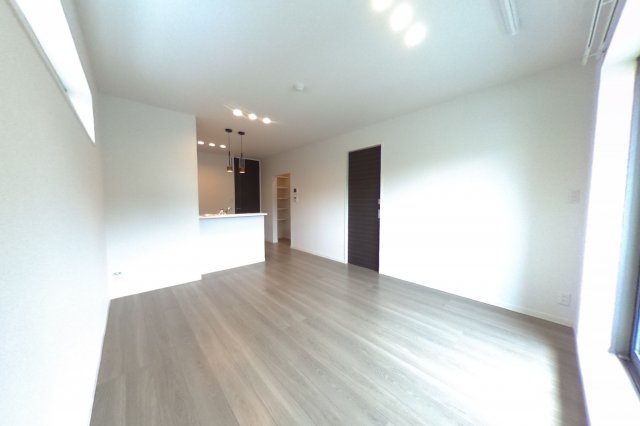 居室・リビング　2022年5月撮影※現況を優先します