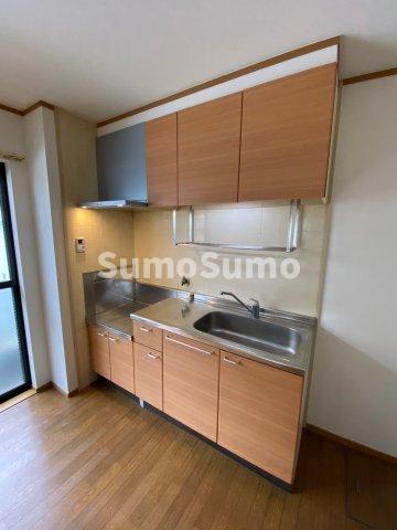 キッチン　コンパクトなキッチンで掃除もラクラク