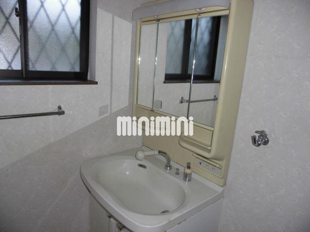 洗面設備　独立洗面台もあります。