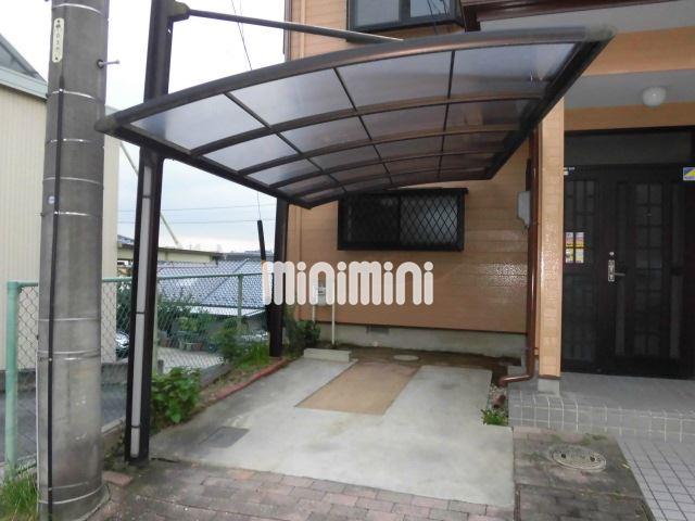 駐車場　カーポート付いています。