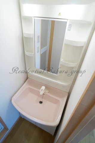 洗面設備　身支度に欠かせない独立洗面台♪