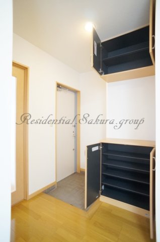 玄関　便利なカウンター型シューズボックス♪