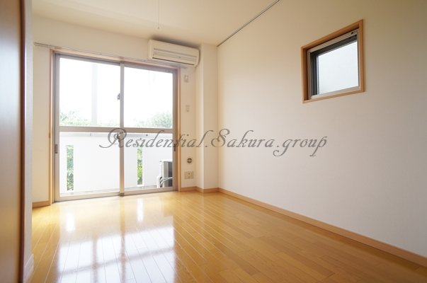 居室・リビング　開放感のあるゆったりとしたお部屋です♪