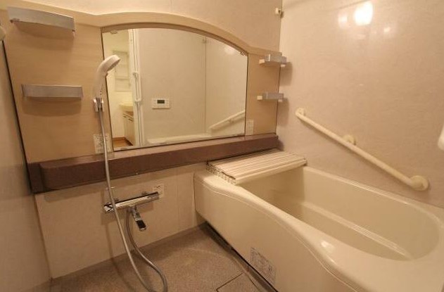 バス・シャワールーム　バス