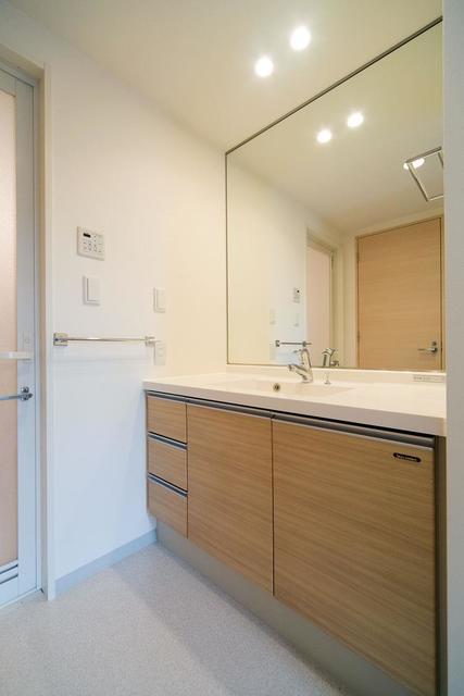 洗面設備　※写真は同タイプ住戸です。