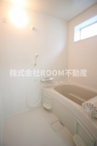 バス・シャワールーム　コンパクトで使いやすいお風呂です