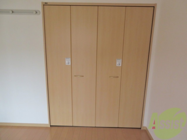 収納　クローゼットはコチラ。広々とした収納になってます。