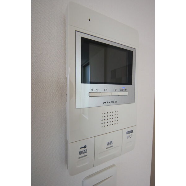 玄関　※写真は403号室