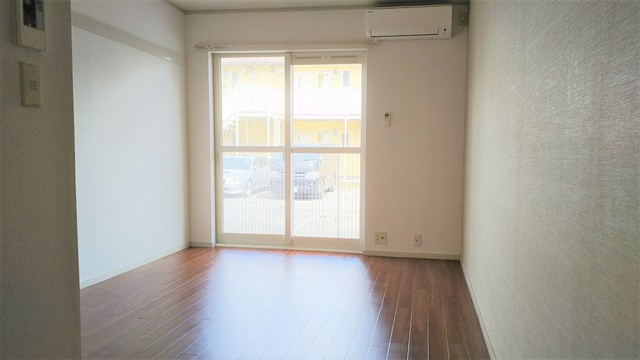 居室・リビング　２０３号室お部屋写真になります。