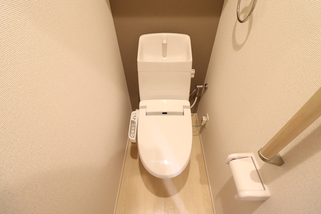 トイレ　ウォシュレット付