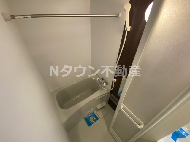 バス・シャワールーム　落ち着いた空間のお風呂です