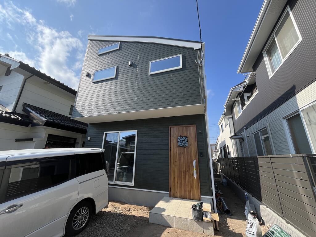 建物外観　建築中