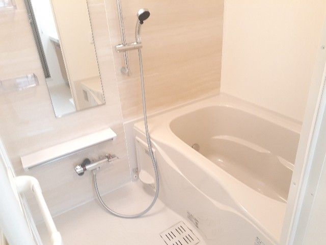 バス・シャワールーム　きれいなお風呂です