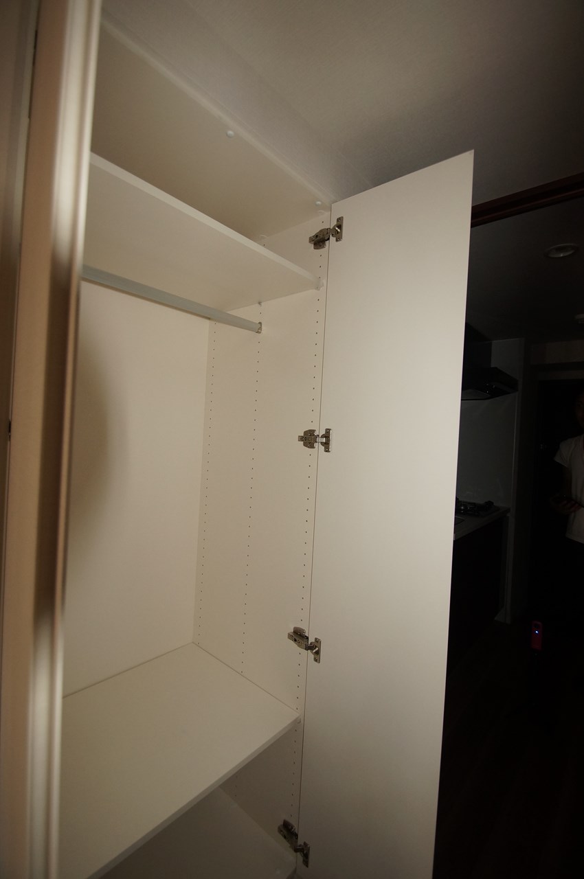 収納　ハンガーポール付のクローゼット