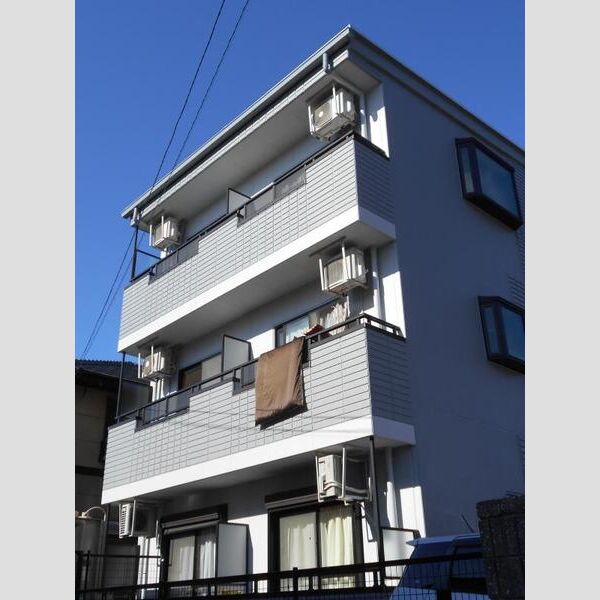 建物外観　2018年外壁塗装実施済。重量鉄骨造です。