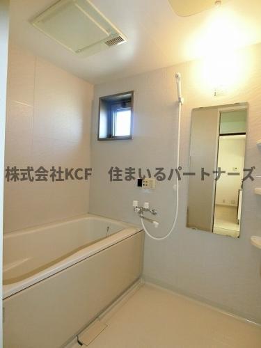 バス・シャワールーム　落ち着いた空間のお風呂です