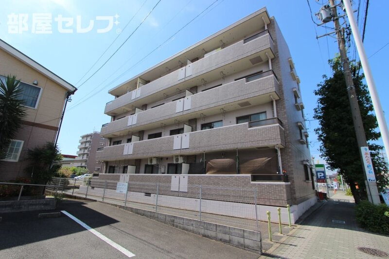 建物外観　タイル貼りのキレイな外観です。