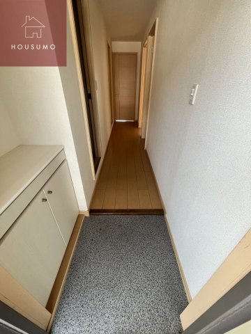 玄関　収納もある玄関です