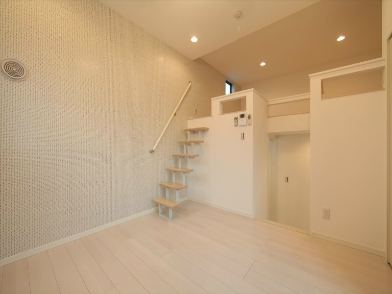 居室・リビング　洋室6帖　ロフト6帖（収納にも寝室にも使えます）