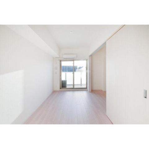 居室・リビング　室内